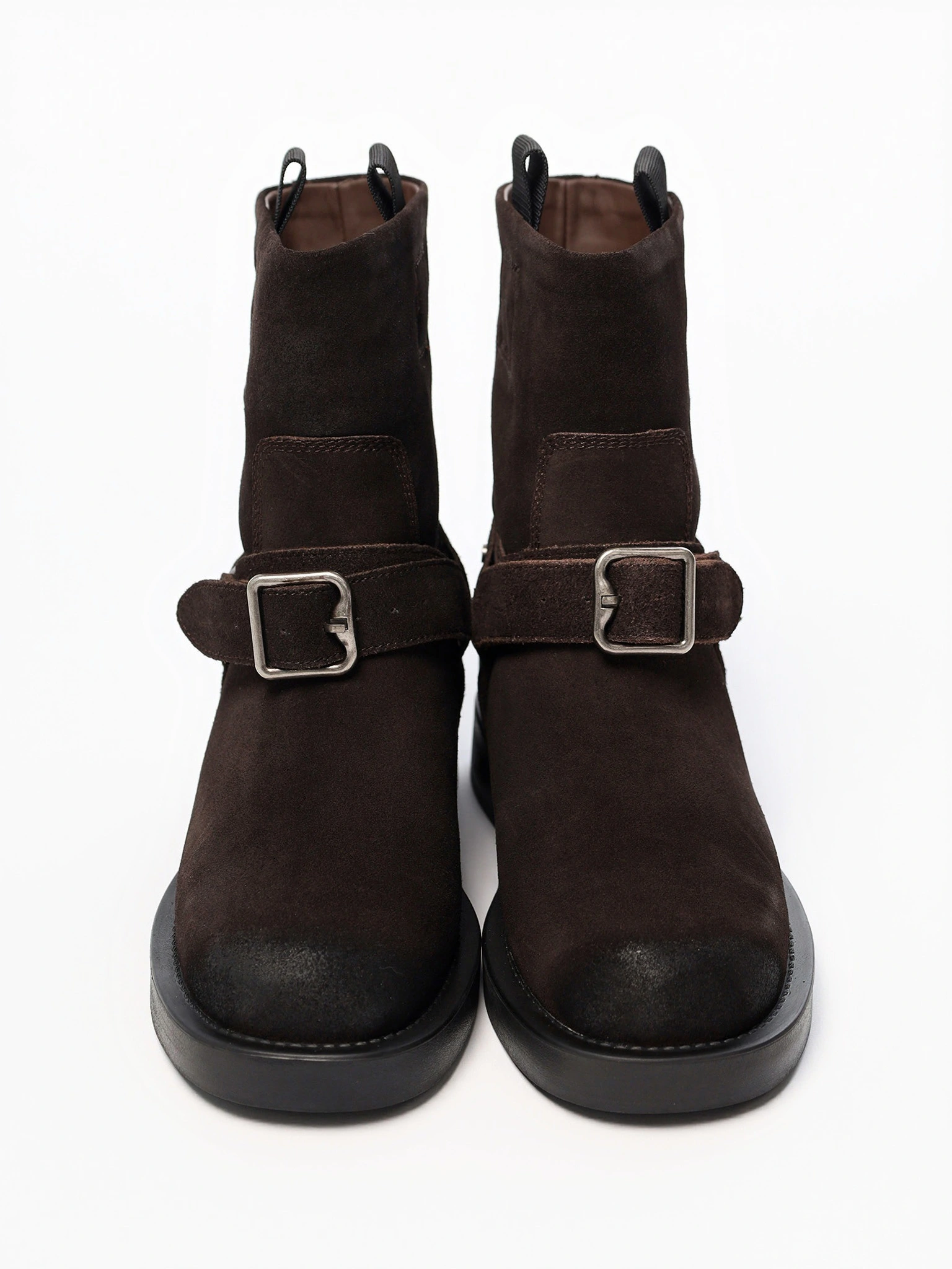 Ботинки темно-коричневого цвета на среднем каблуке